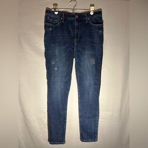 Dark wash “Seven7” sunrise, mid rise skinny jeans, size 14